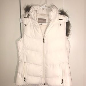 Banana Republic White Puffer Vest